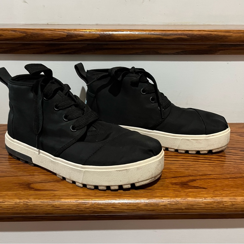 Toms high top sneakers- size 8 1/2